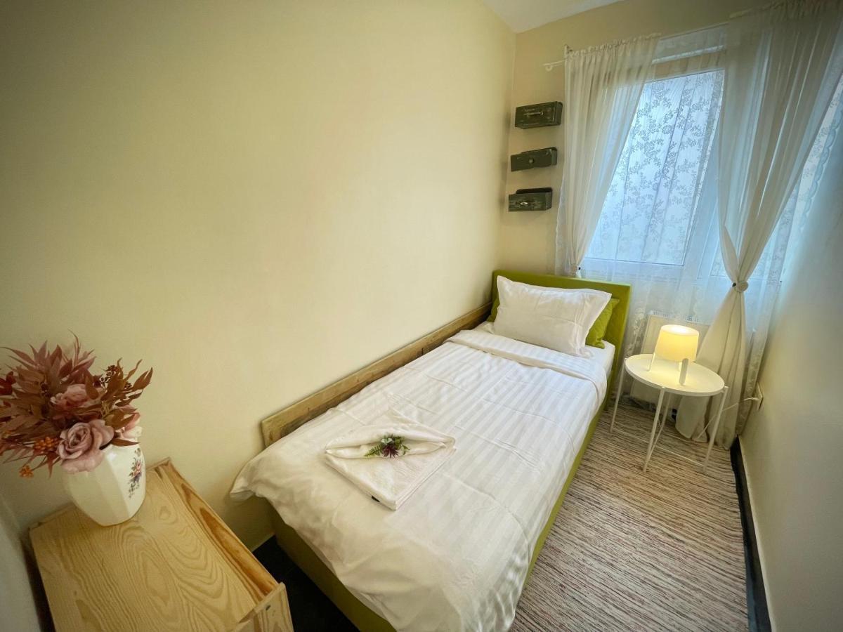 Perfect Place To Stay Self Check In-24H-Netflix-Wifi Resita Zewnętrze zdjęcie