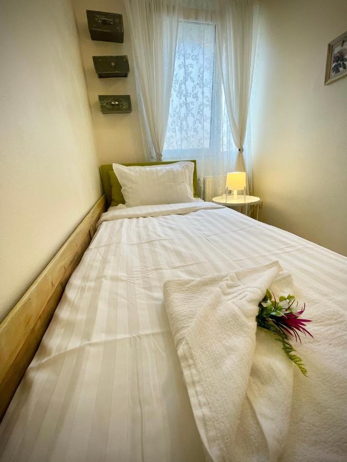 Perfect Place To Stay Self Check In-24H-Netflix-Wifi Resita Zewnętrze zdjęcie